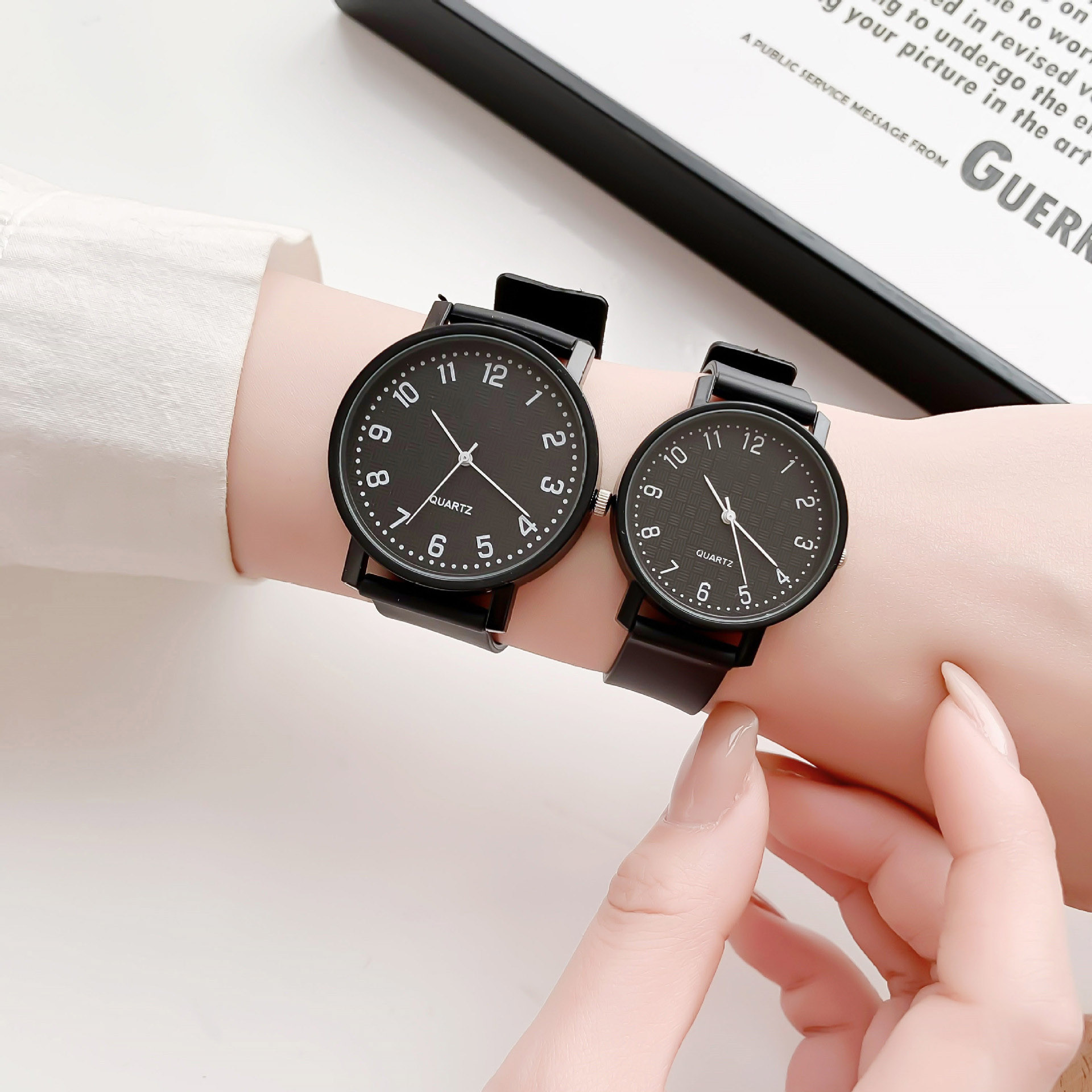 Simple Black Watch Quartz Watc - Silicone Band Women 评论和价格
